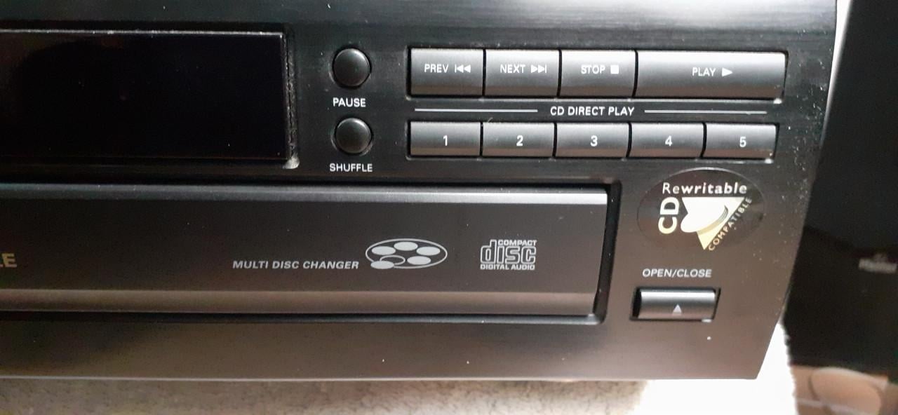 Stereo set philips versterker- boxen-stands- 5 cd wisselaar a-bediening