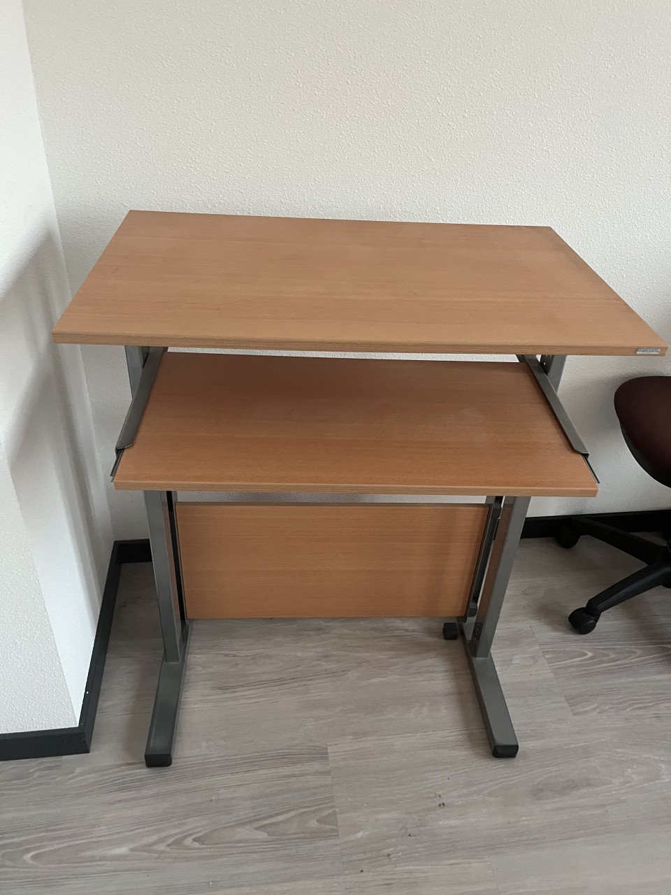 Bureau en tv kast op wielen