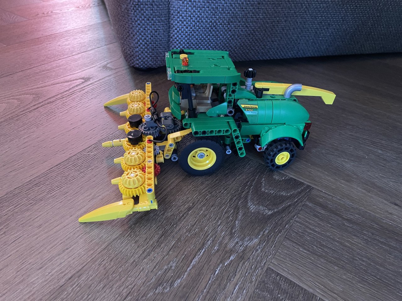 Lego Technic: John deere 9700 forage harvester 42168
