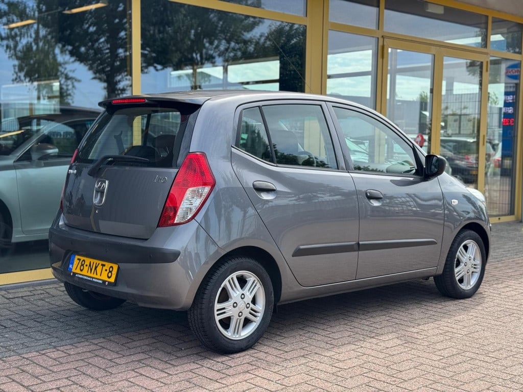 Hyundai I 10 1.1 active orange b.