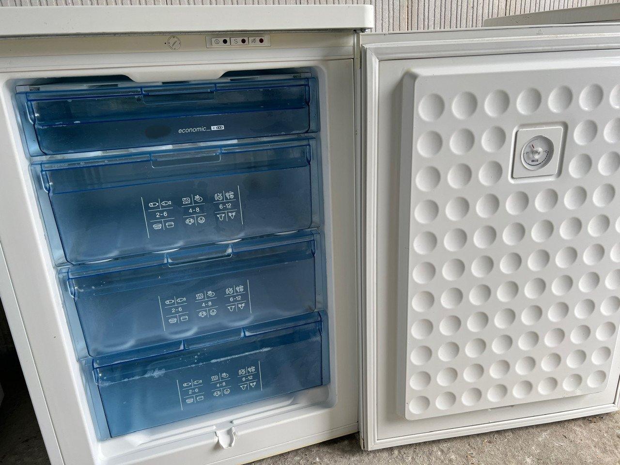 Siemens vrieskast 4 laden 85x60 cm. 120 liter