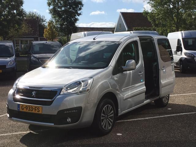 Peugeot Partner tepee 1.2 110pk active | trekhaak | apple carplay | airco |