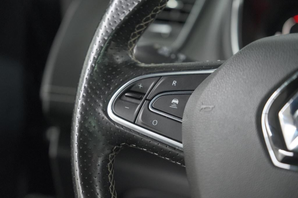 Renault Scenic tce 140 edc black edition | trekhaak | panoramadak | adaptie
