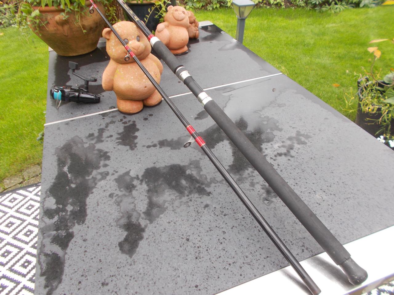 In nieuwstaat  DAM  MEGALITE boothengel 240 cm w,g, tot 500gr