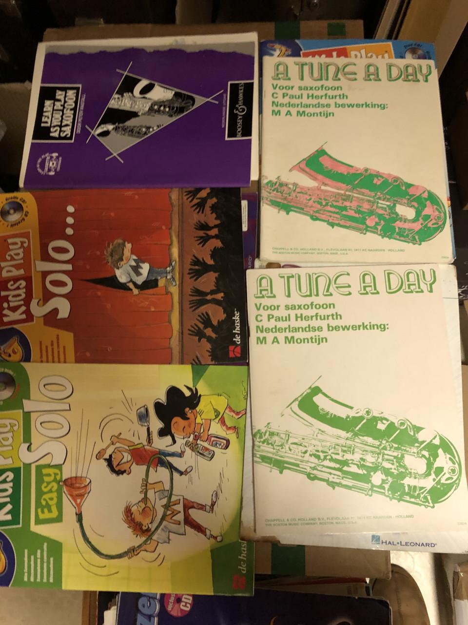 Muziek boeken,altsax,gitaar fluit