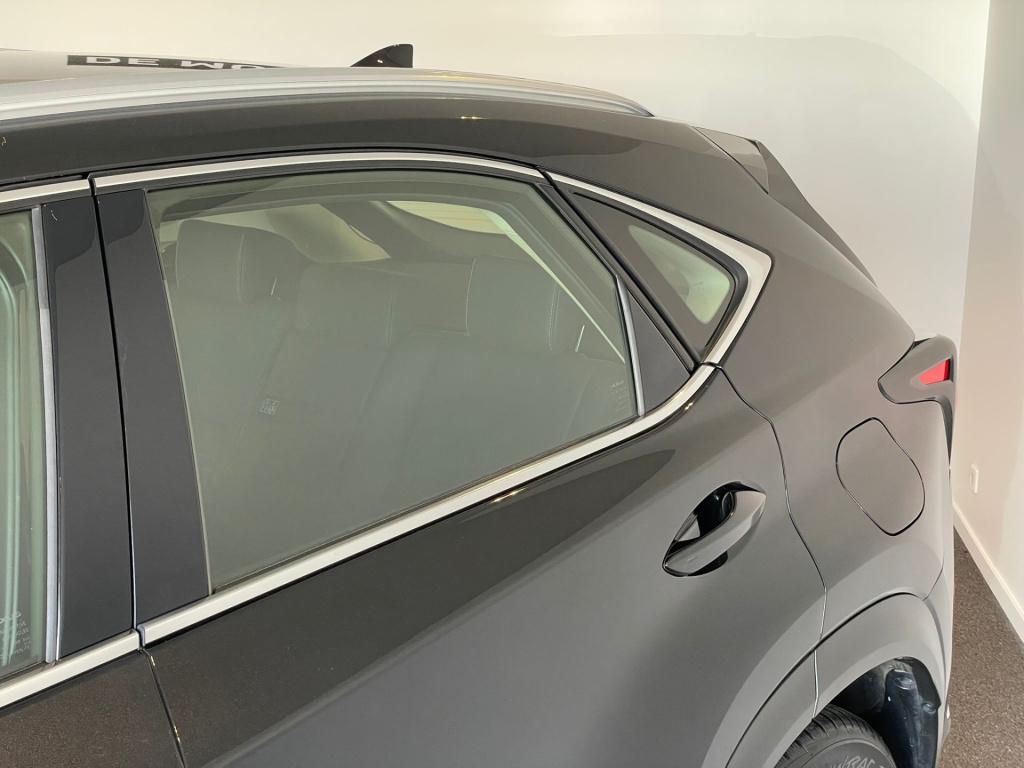 Lexus Nx 300h awd business line