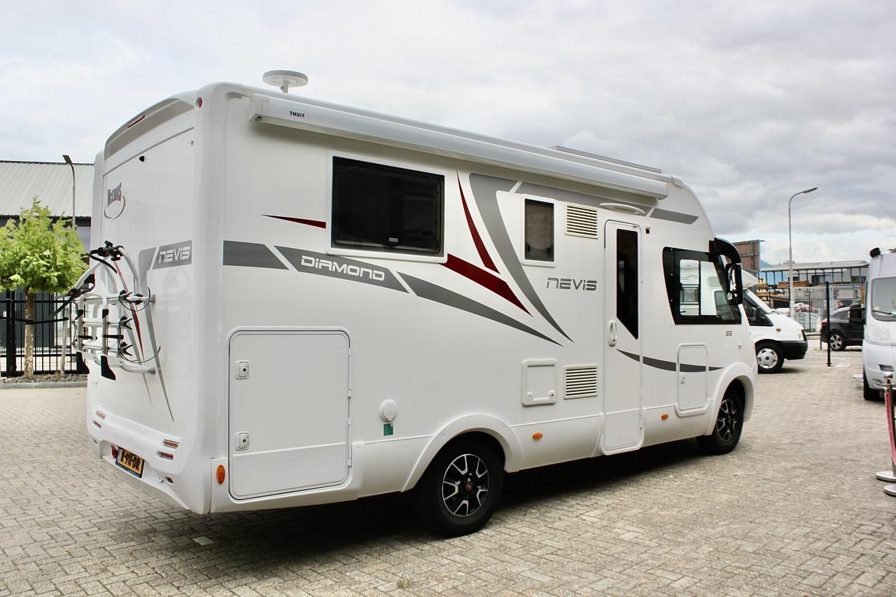 Mclouis Nevis 68 Diamond (Queensbed + Hef ) Klaar voor kampeerseizoen 2026!