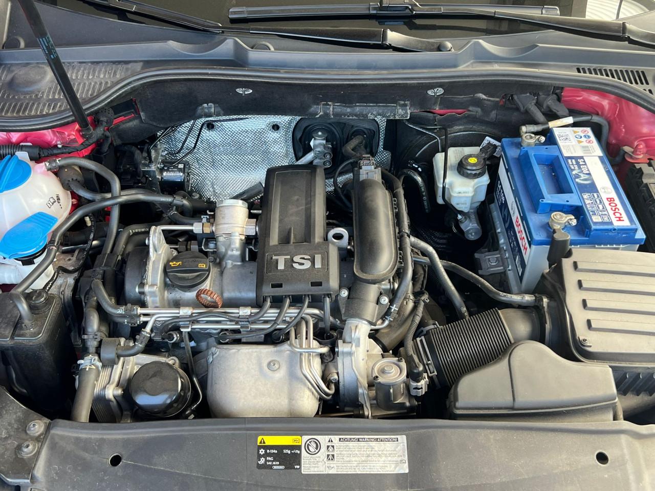 VW Golf Cabriolet uit 2012 met slechts 129.000 km LED/Airco/Leer