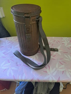 GASMASKER CONTAINER UIT WW2