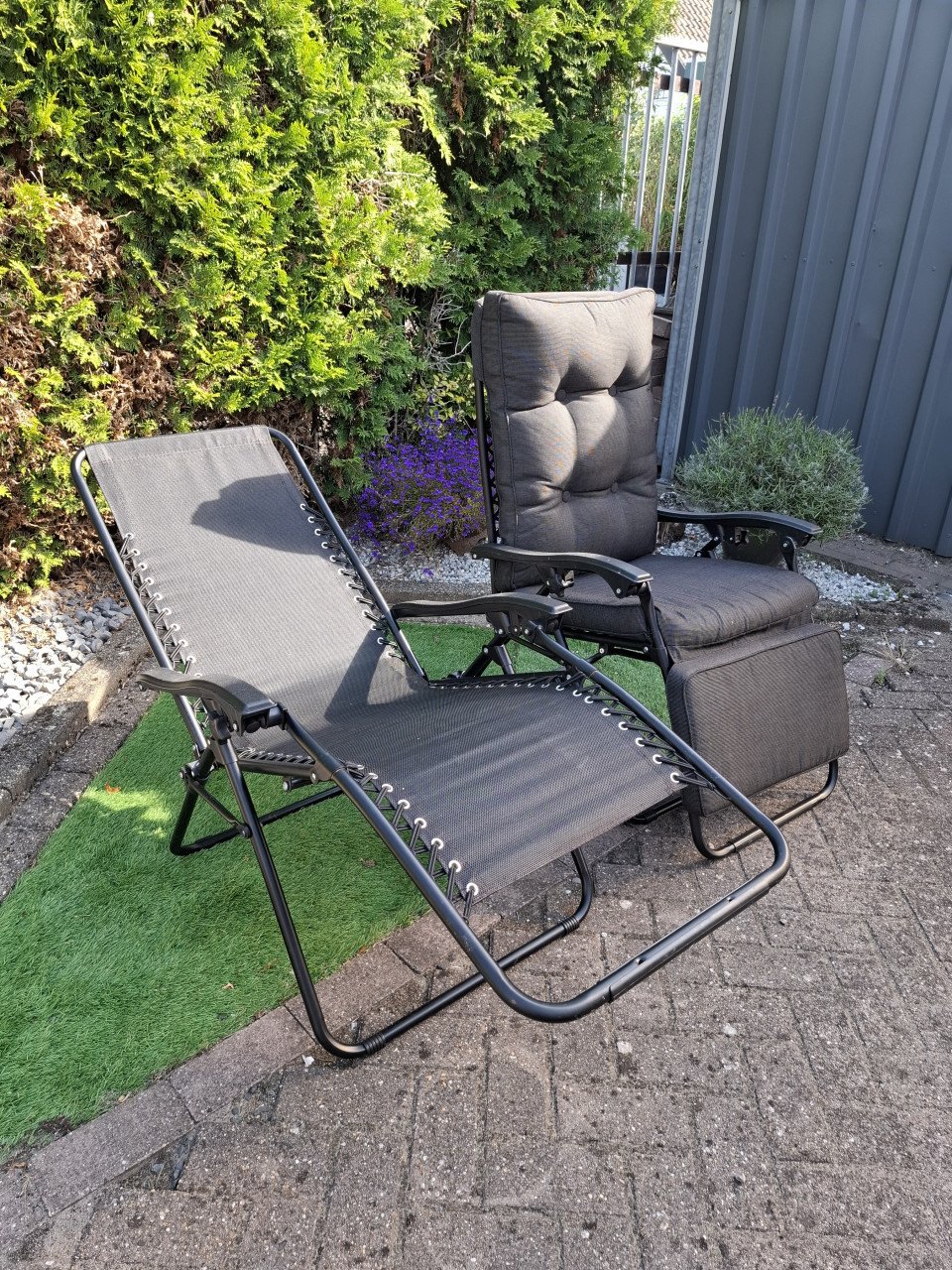 Twee fijne tuinstoelen
