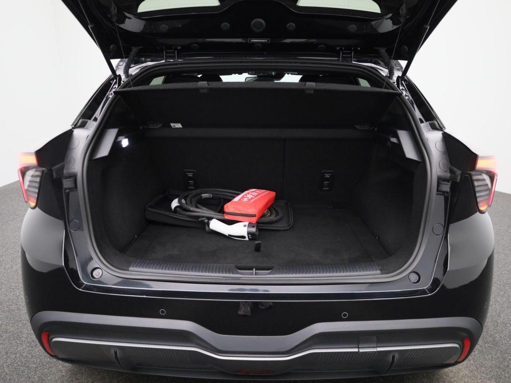 MG Mg4 64 kwh luxury | automaat | navigatie | climate control | apple carpl