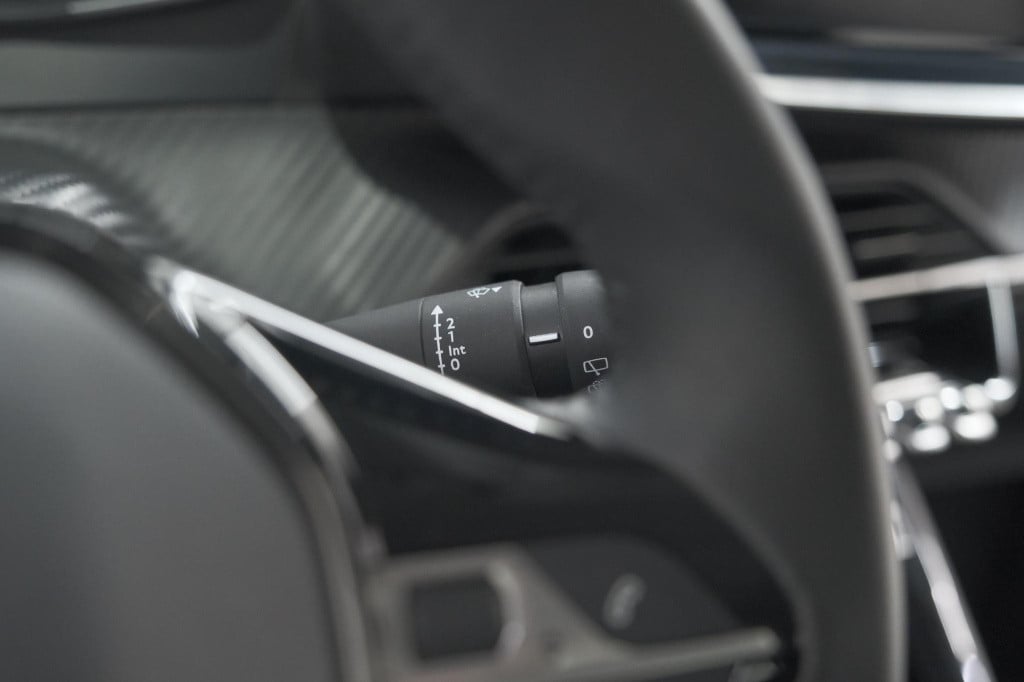 Peugeot 208 puretech 100 active | parkeersensoren | navigatie | apple carpl