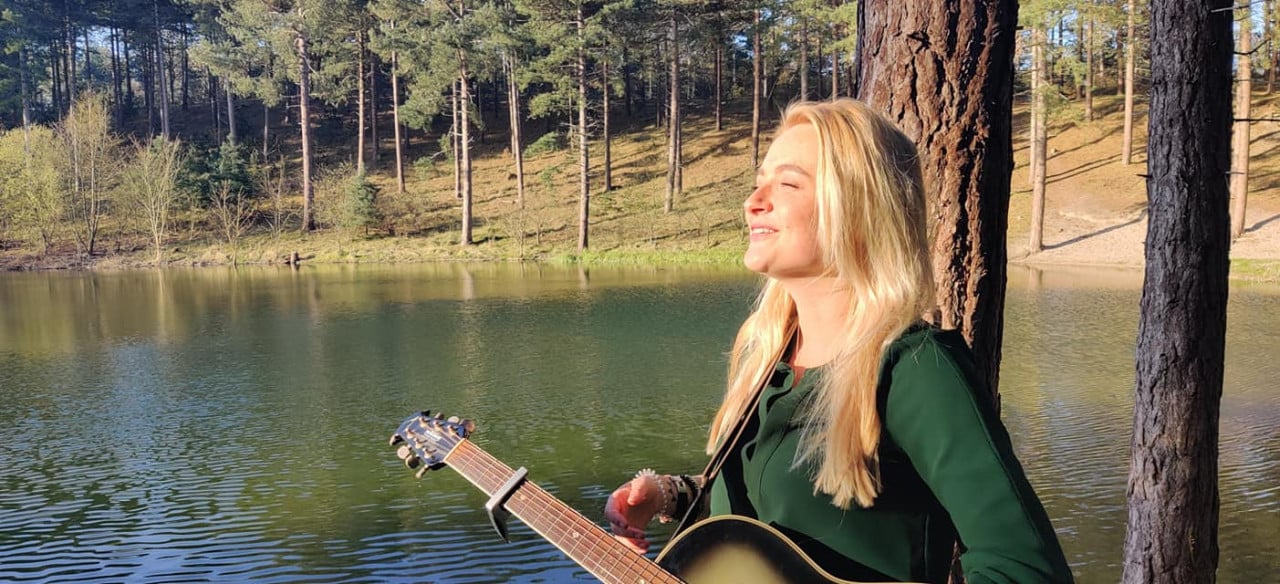 Samenwerking gezocht: gitarist, pianist of producer