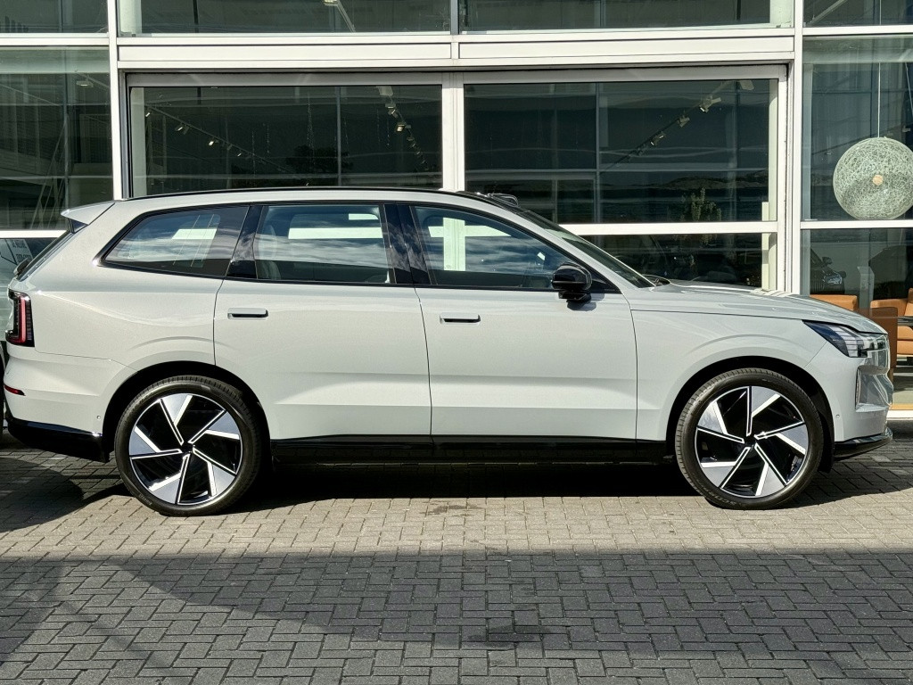 Volvo Ex90 twin perf.ormance awd ultra bowers wilkins