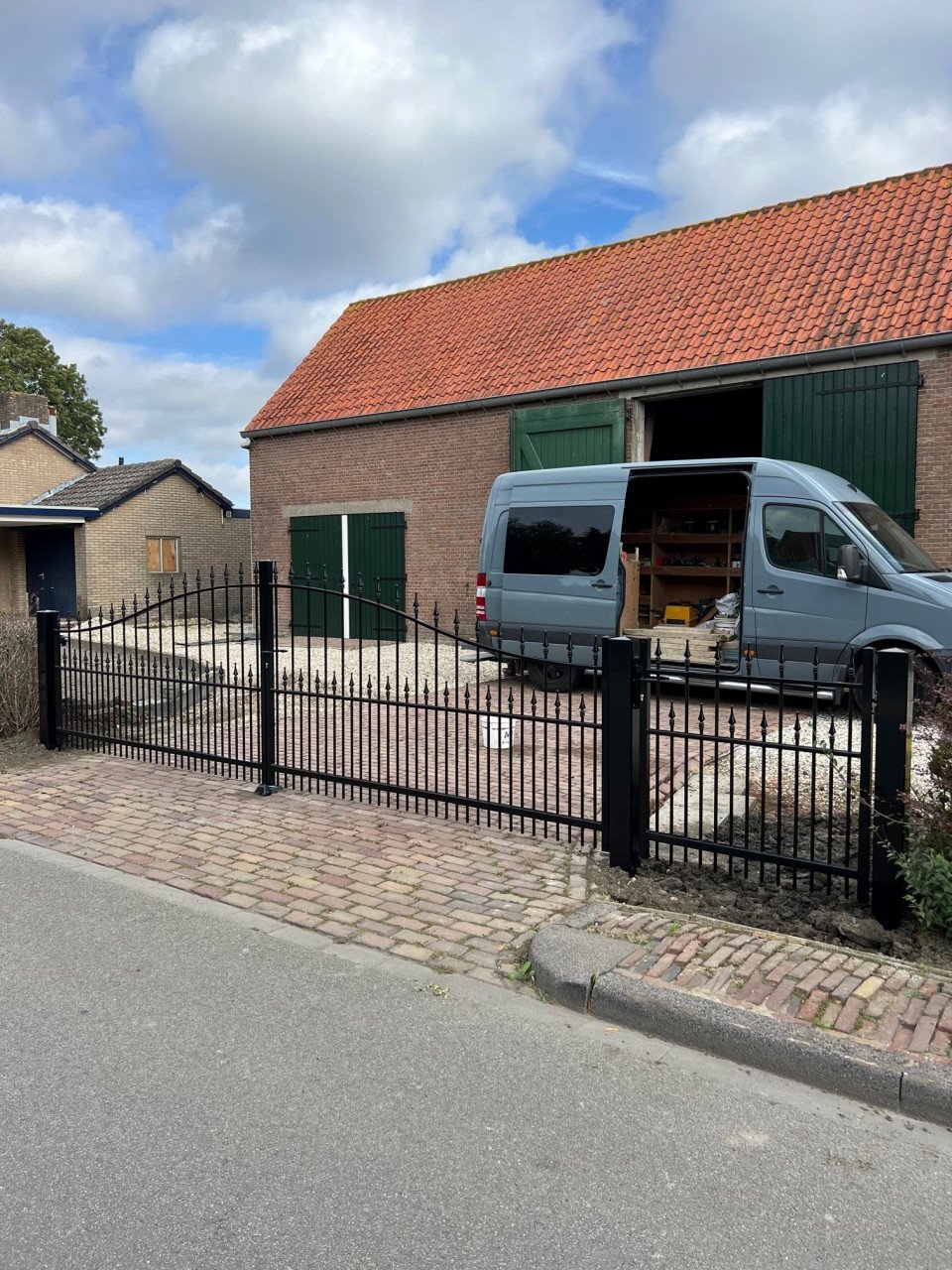INRIJPOORTEN en SCHUIFPOORTREN.