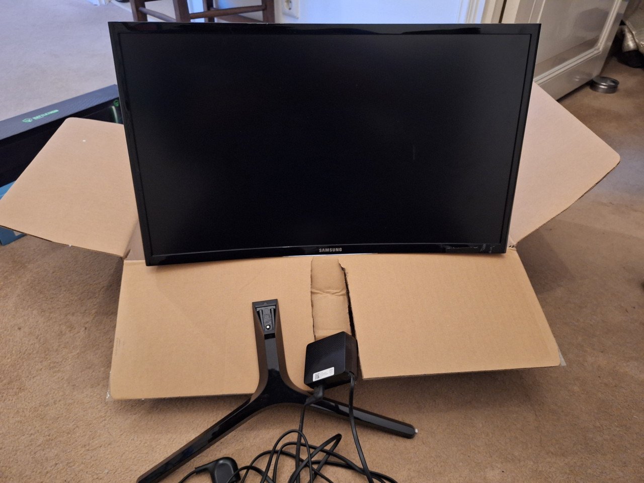 Gaming set, Curved monitor + Soundbar + Monitorarm