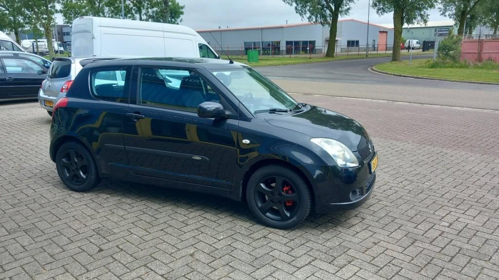 Suzuki Swift 1.3 exclusive