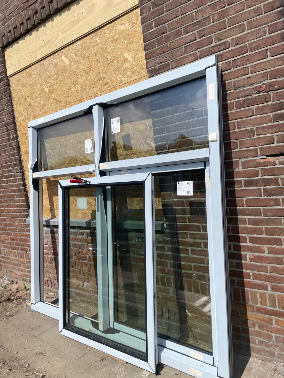 Kunststof kozijn triple glas draai kipe raam