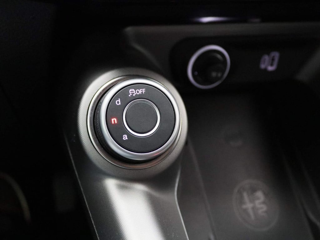 Alfa Romeo Tonale 1.5t hybrid sprint | navigatie | parkeersensoren | digita