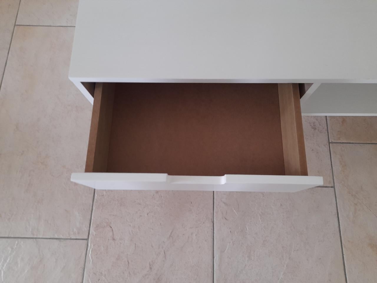 TV kastje 40 x 100 x 40H (in goede nette staat )