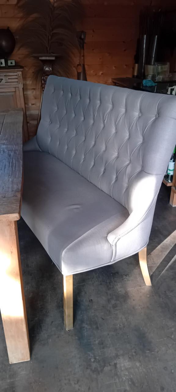 Eetkamertafel en stoelen