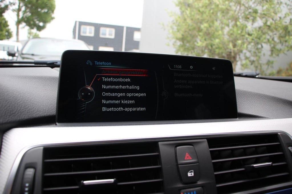 BMW 3-serie touring 318i m sport edition aut. - navi groot - adap led - pdc