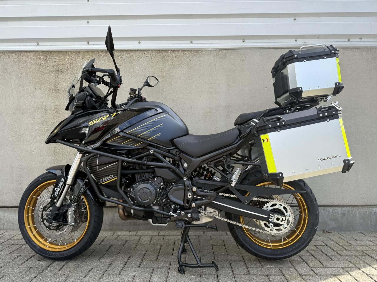 QJMotor SRT 900 SX Touring | Zeer compleet | Op voorraad