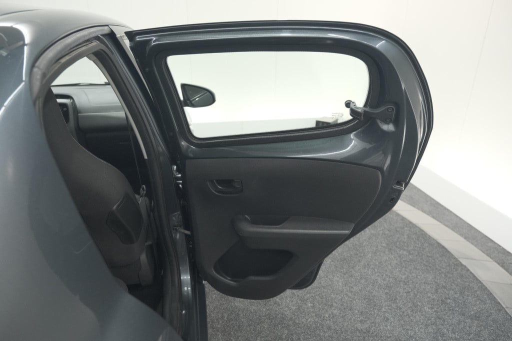 Peugeot 108 1.0 e-vti active | apple carplay | bluetooth | elektrische rame