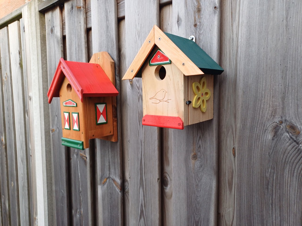 Vlinderkastjes , Nestkastjes en Vogel-Huisjes te Koop [ zie foto's ]
