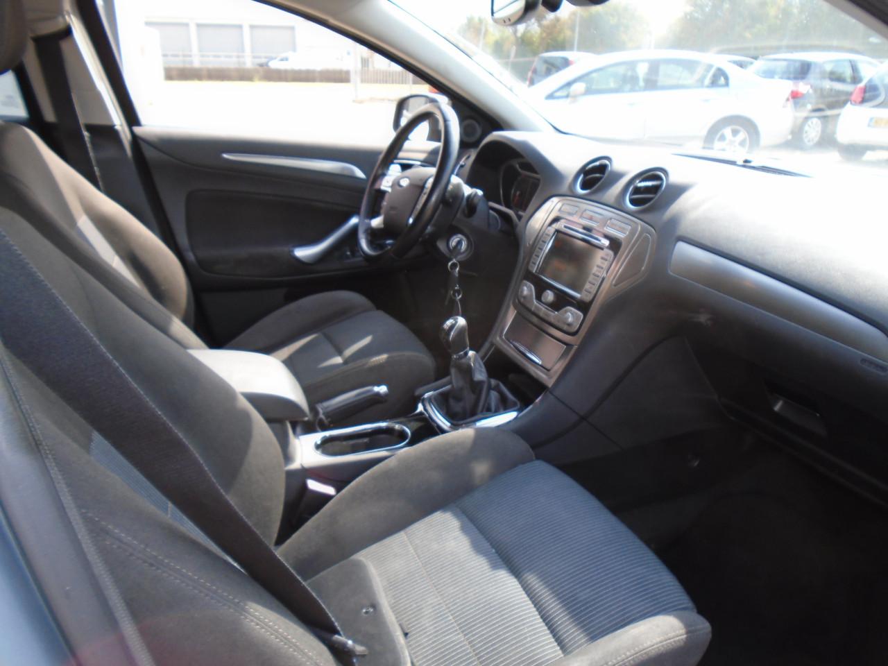 Ford Mondeo 2.0i Station  Titanium