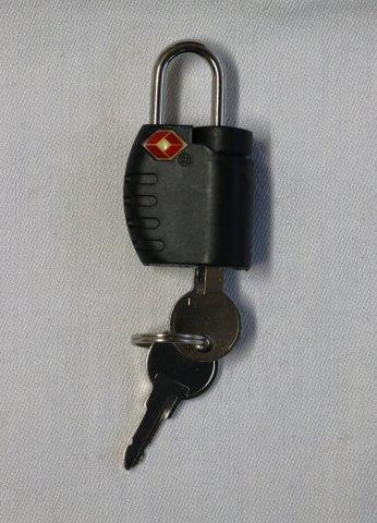 Hangslotjes 01.Messing handslot Met doosje Model: 9330/20331 Code: 8 711938
