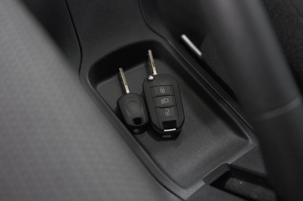 Citroen C3 puretech 82 c-series | climate control | navigatie | apple carpl