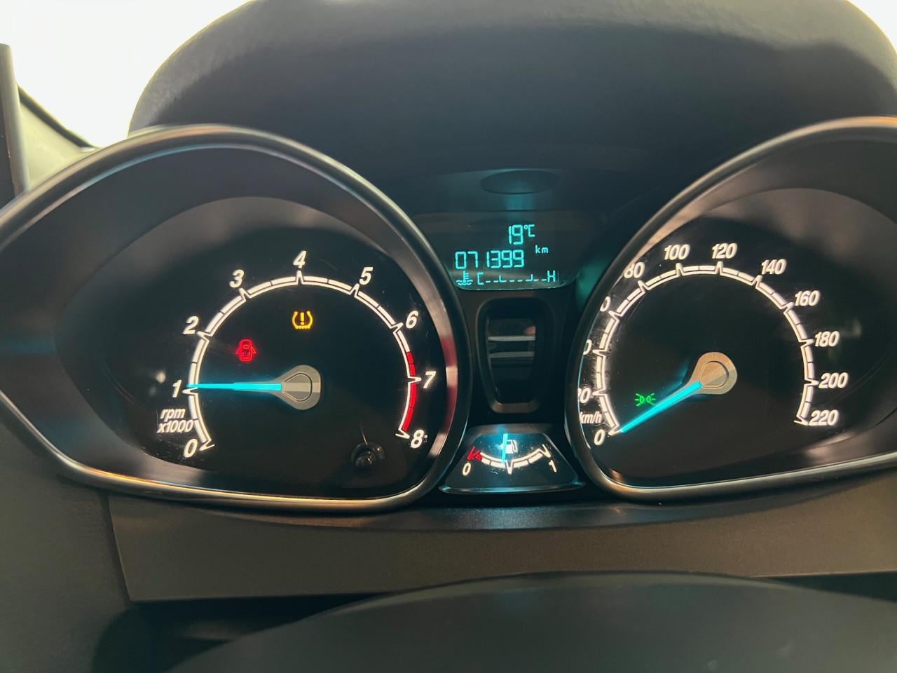 Keurige Ford Fiesta uit 2017 met slechts 71.000 km LED/Airco