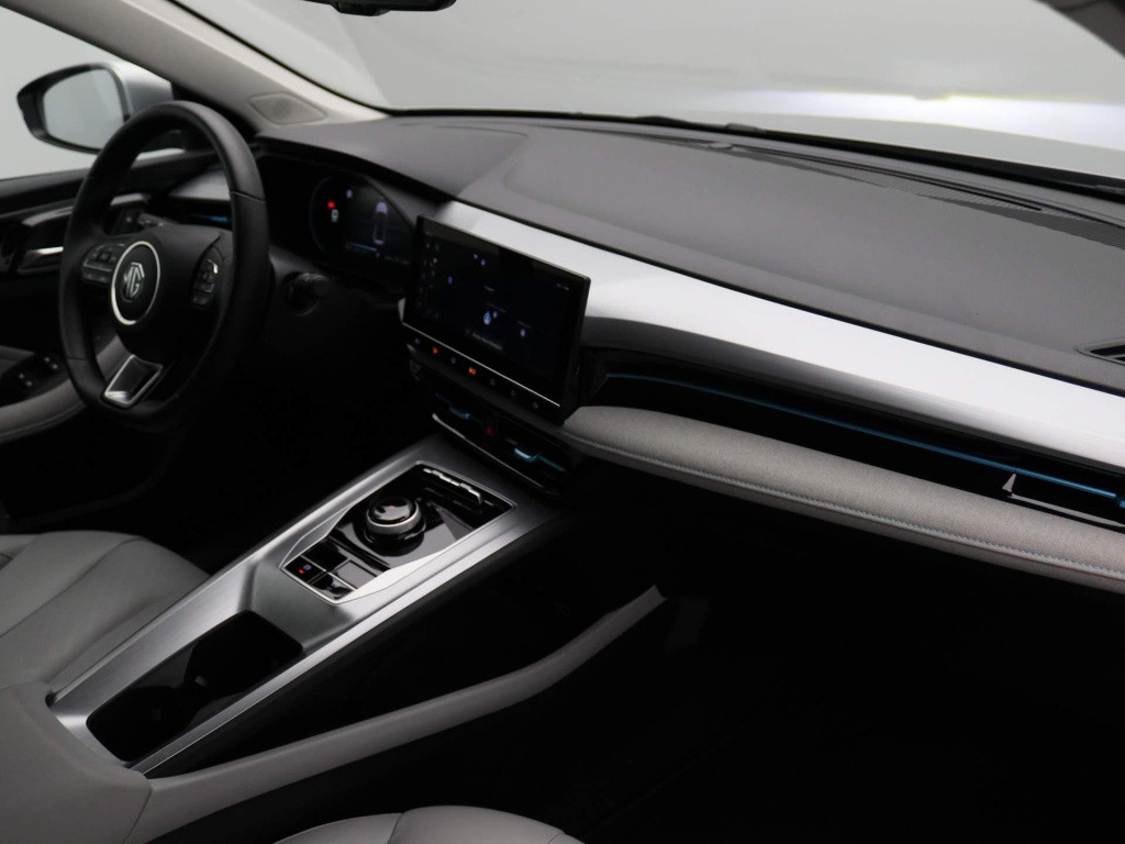 MG 5 standard range luxury 50 kwh | leder | navi | 360 camera | apple carpl