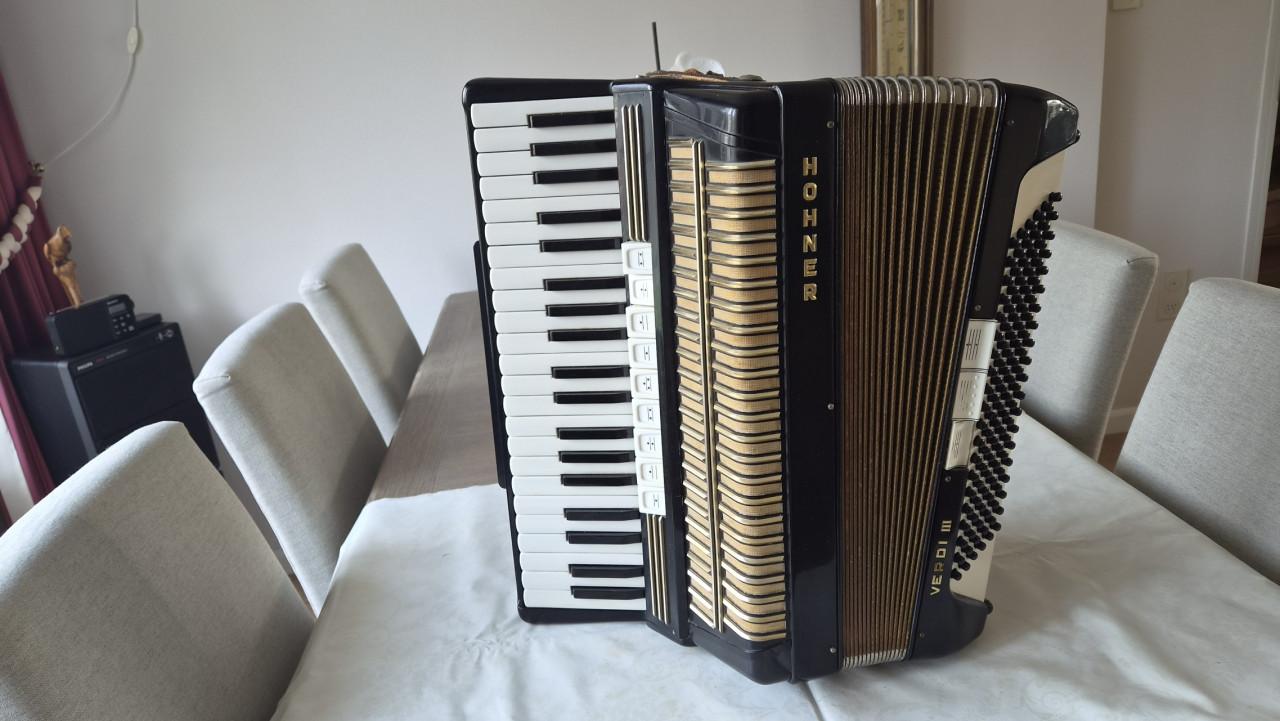 Hohner Verdi III accordeon - 120 bas