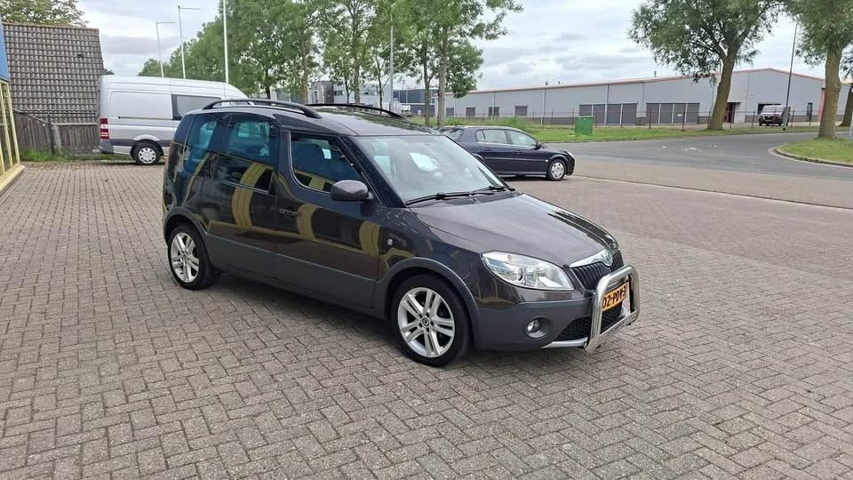Scoda ROOMSTER 1.2 TSI Ambition MPV bj:2011 airco lm-velgen apk 2027