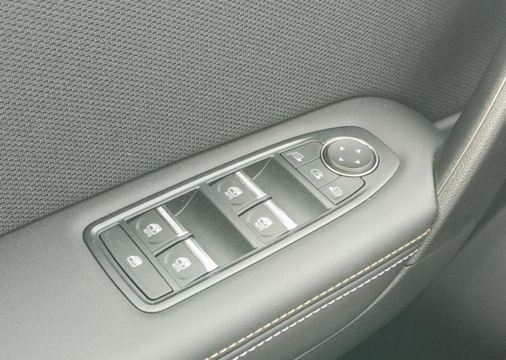 Renault Symbioz 1.8 e-tech full hybrid 160 iconic pack light & sound