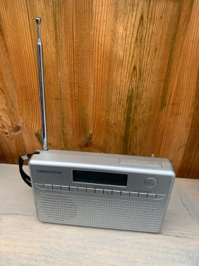 Transistor radio te koop