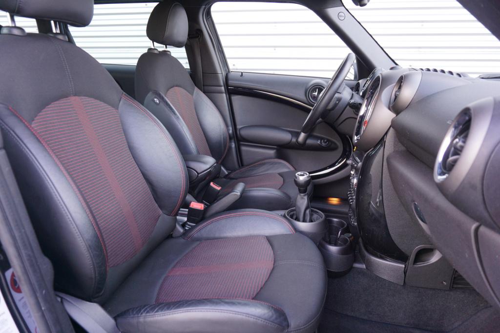 Mini Countryman mini 1.6 one business line airco / navi / cruise / parkeers