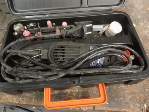 Dremel en Schuurmachine