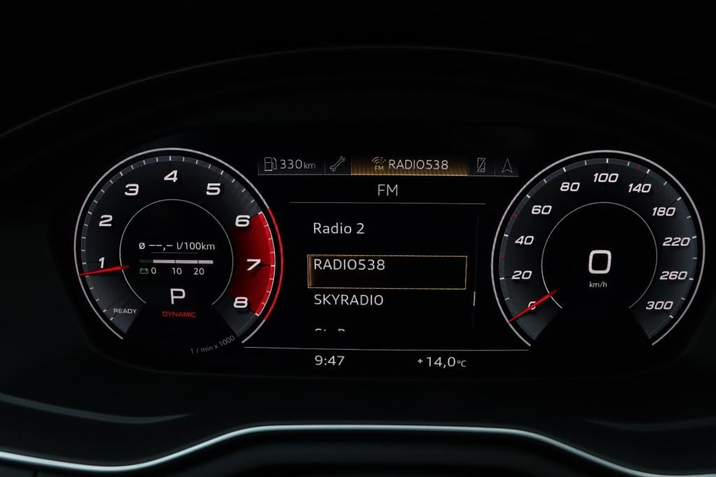 Audi A4 avant 40 tfsi launch edition sport