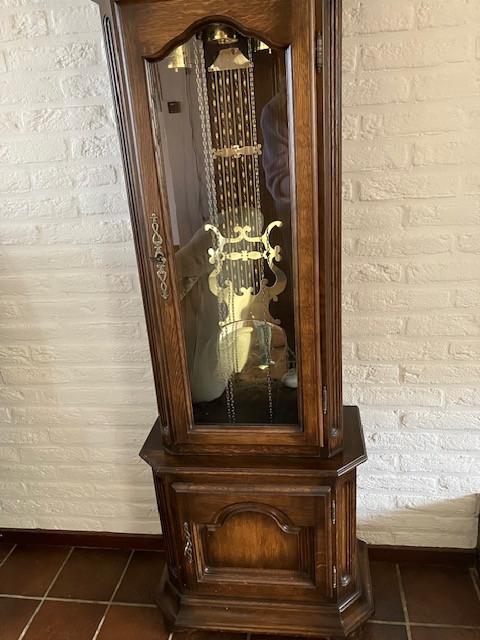 Grote antieke staande klok