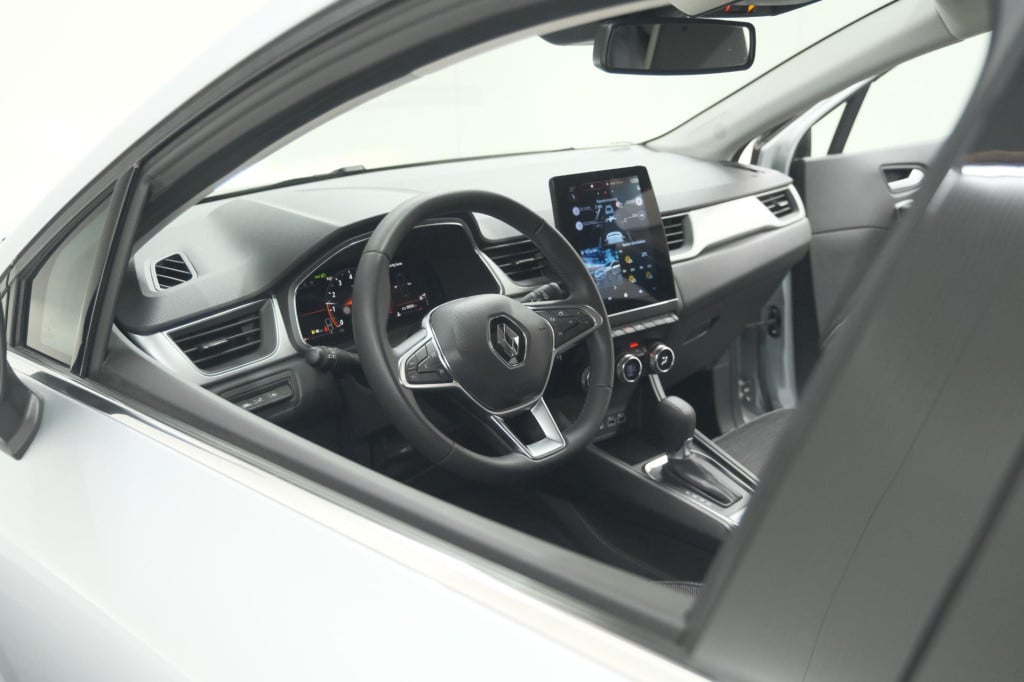 Renault Captur tce 140 edc techno | camera | 9.3 inch groot scherm | stoelv