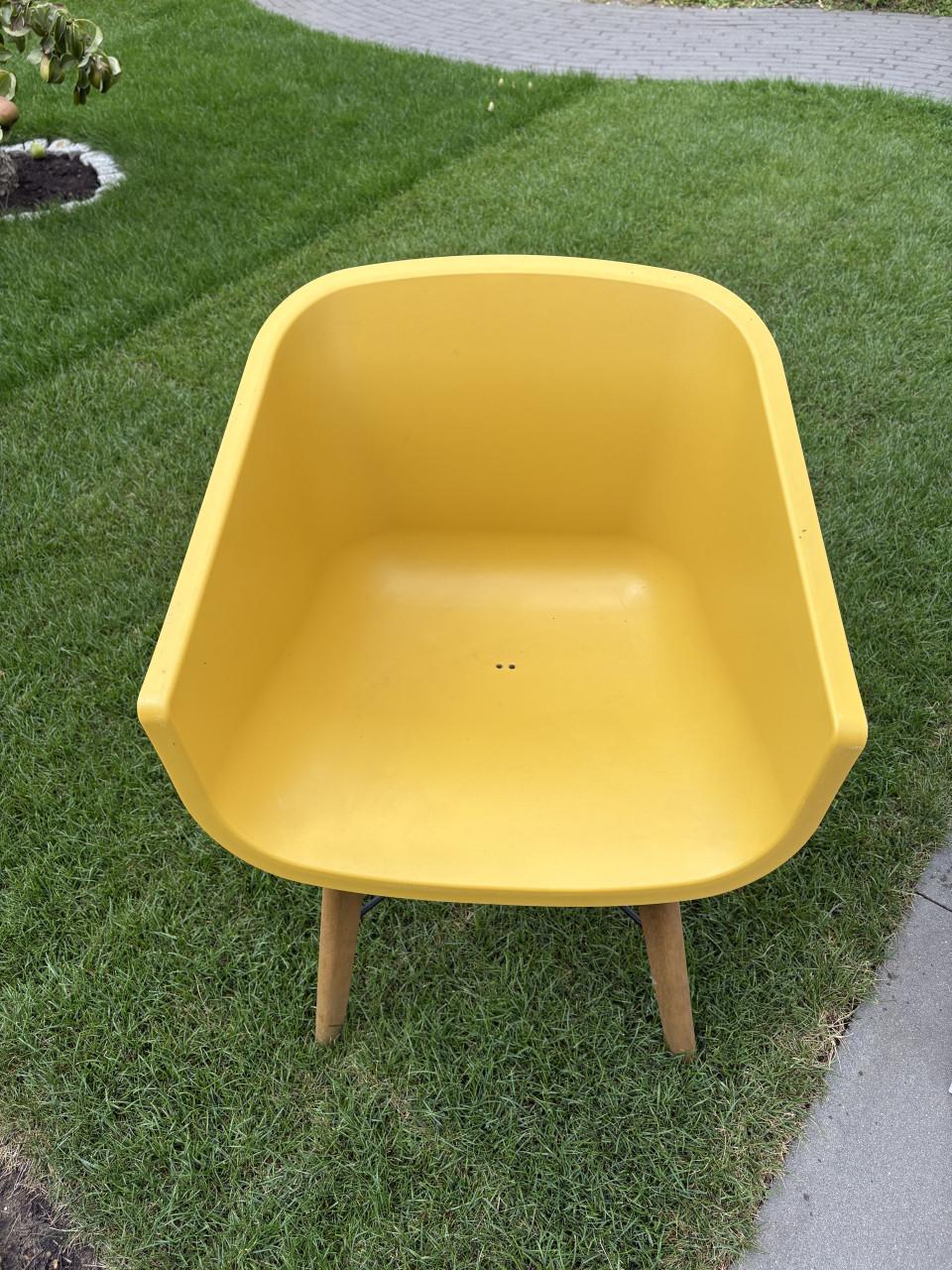 Tuintafel met 4 Hartmann kuipstoelen
