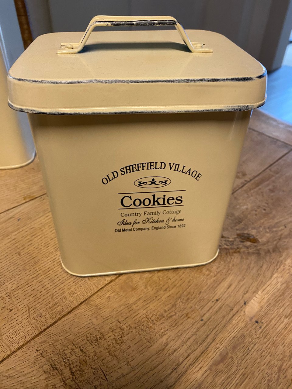 Set van 5 voorraad blikken.