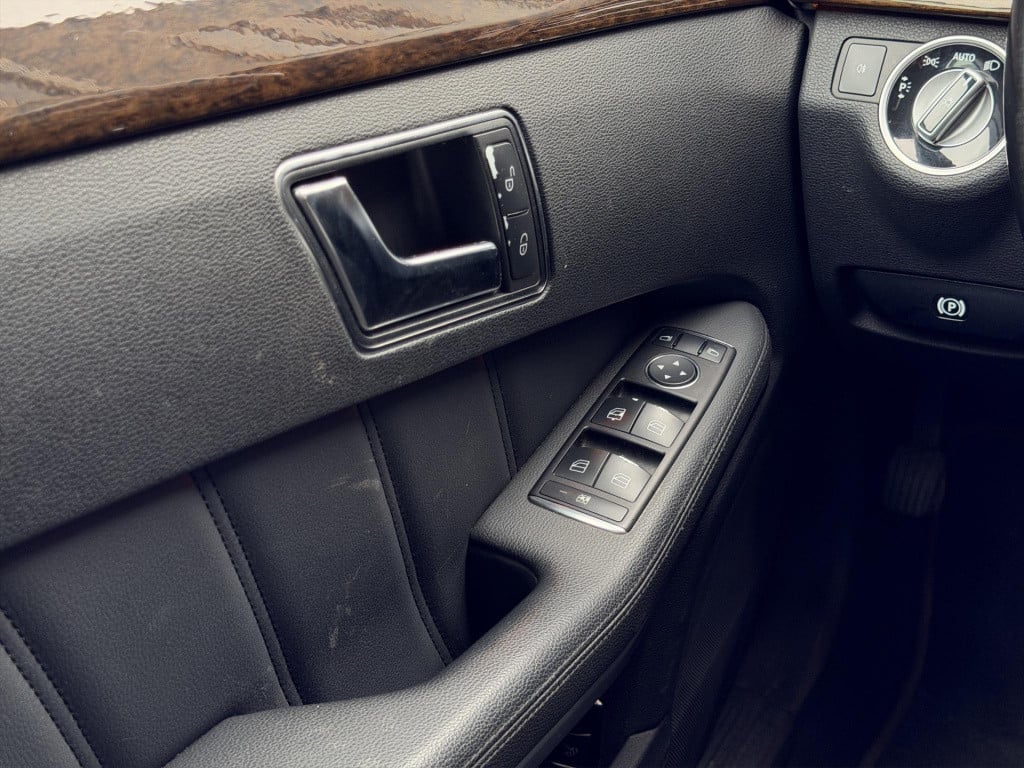 Mercedes-Benz E-Klasse 250 cdi business class xenon leder