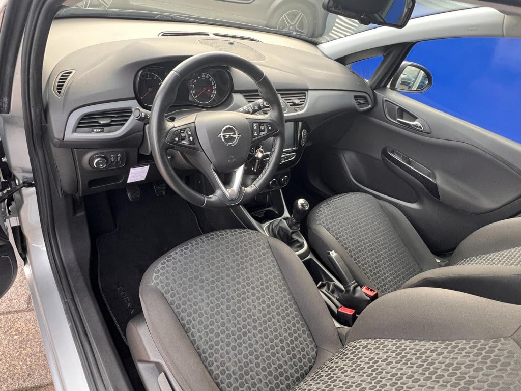 Opel Corsa 1.4 120 jaar edition, carplay, trekhaak enz. enz...