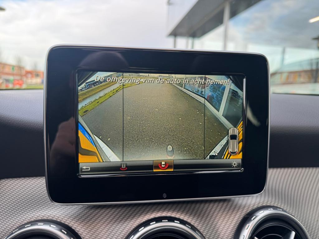 Mercedes-Benz Gla-klasse 180 ambition style automaat , afneembare trekhaak 