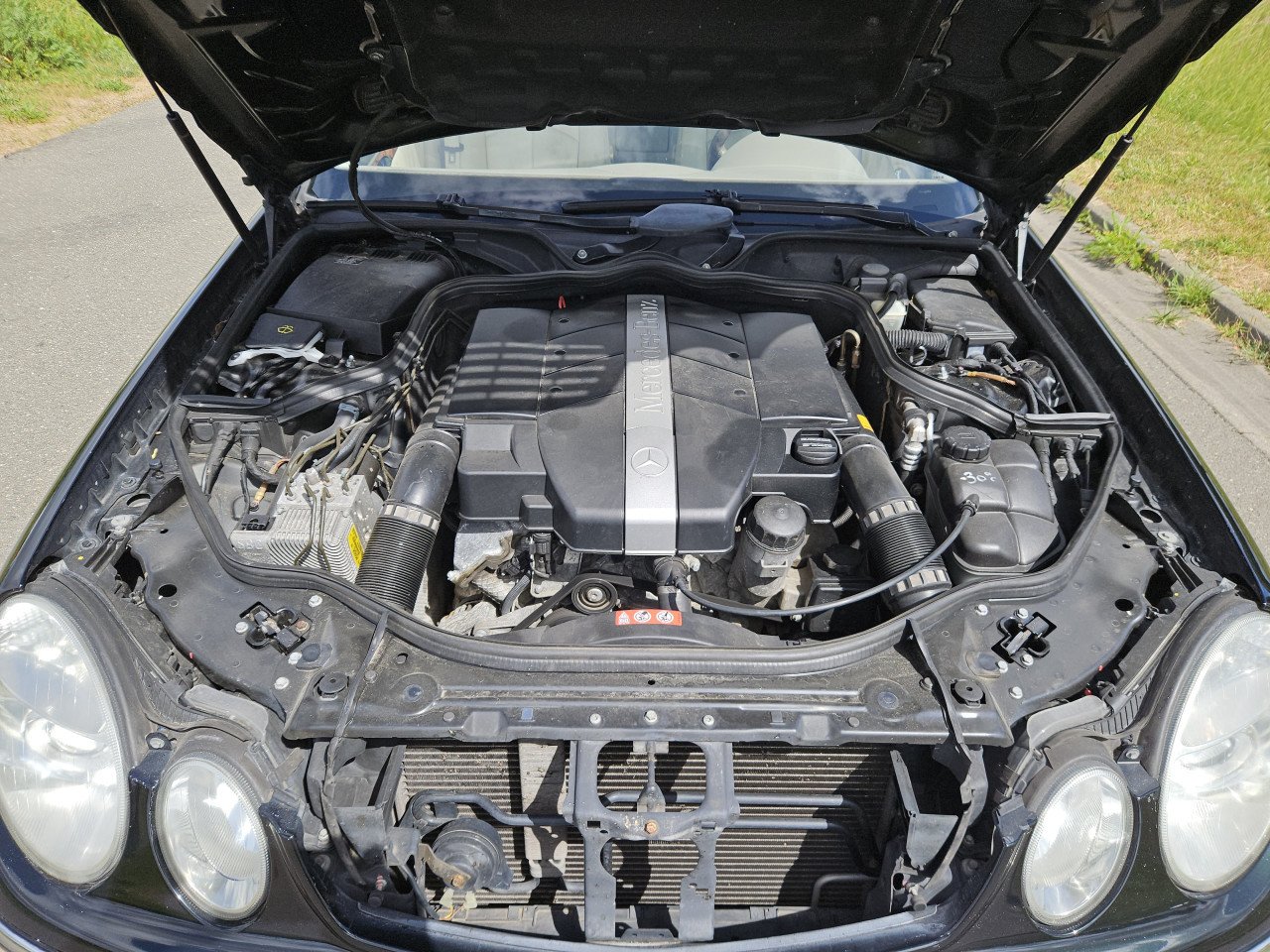 * MERCEDES E-KLASSE 320 BENZINE*