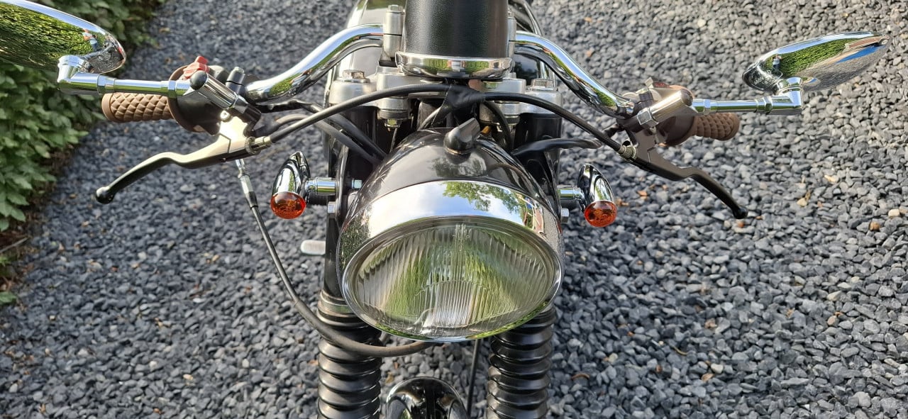 Honda cb 450 k1 cafe-racer en originele onderdelen